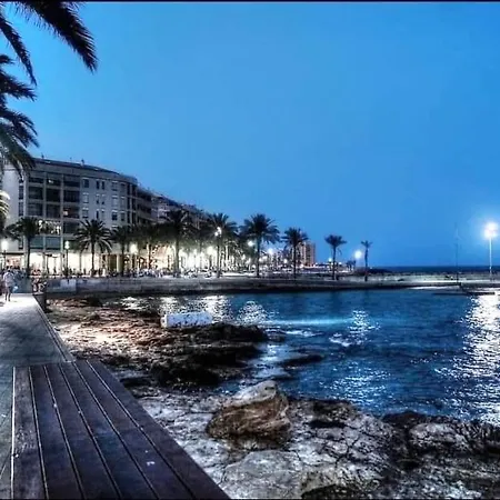 Апартаменти Family-friendly With Pool In The Heart Of Торрев'єха