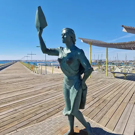 Family-friendly With Pool In The Heart Of Апартаменти