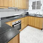 Family-friendly With Pool In The Heart Of Appartement Torrevieja