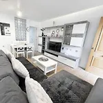 Family-friendly With Pool In The Heart Of Apartment Torrevieja