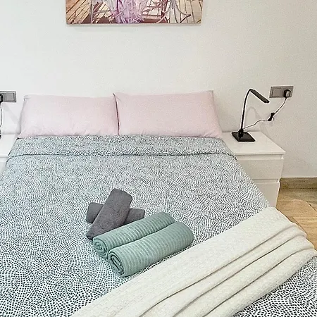 Family-friendly With Pool In The Heart Of Torrevieja