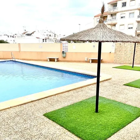 Family-friendly With Pool In The Heart Of Torrevieja