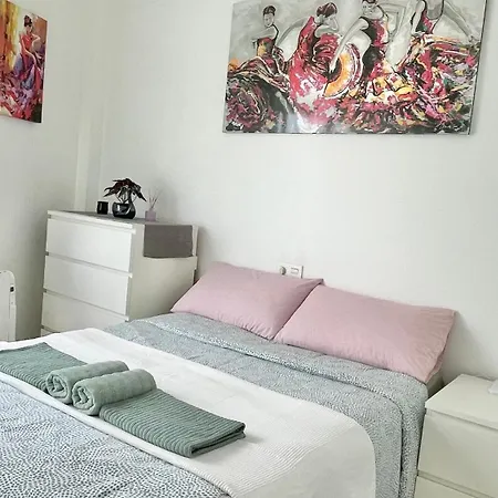 Daire Family-friendly With Pool In The Heart Of