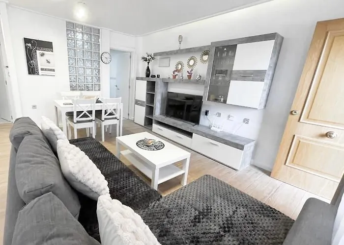 Family-friendly With Pool In The Heart Of Appartement Torrevieja